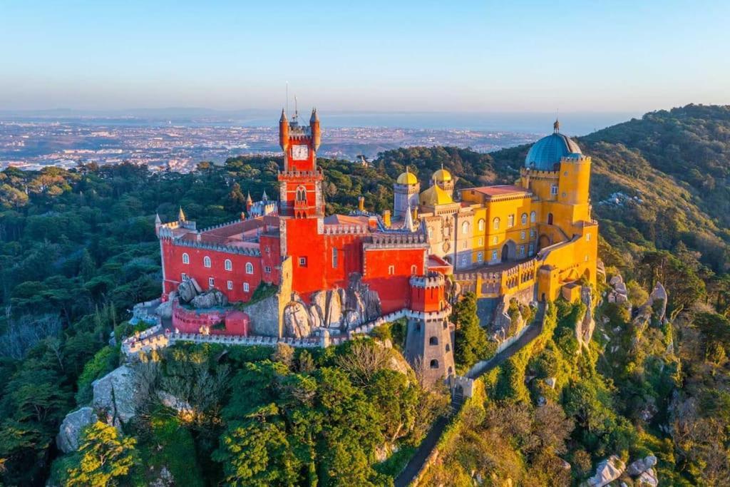 Вилла Unique Luxurious 17-Century Smart Chapel In Historical Center - Sintra Wow Экстерьер фото
